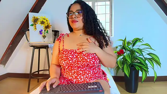 alanaa_gomezz stripchat live cam model