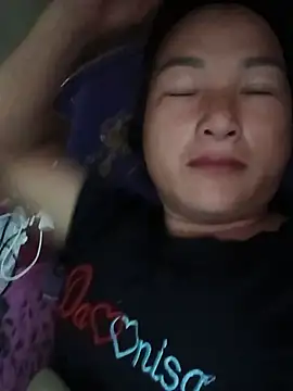 Yuzi-i stripchat live cam model