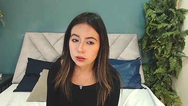 EmmaBellini stripchat live cam model
