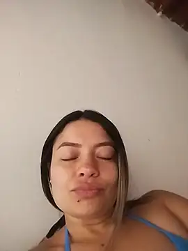 Annie-Latina stripchat live cam model