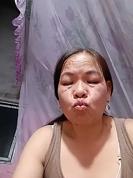 emgaihoixuan stripchat live cam model