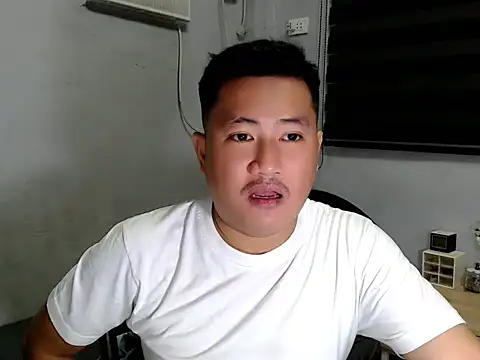 Bigdaddybear888 stripchat live cam model