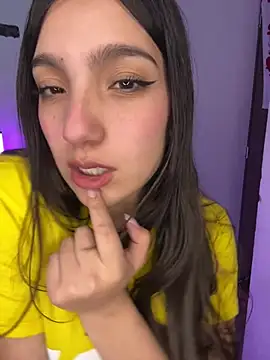 MaddyHaze stripchat live cam model