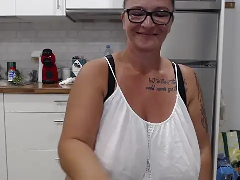 dannydoll33 stripchat live cam model