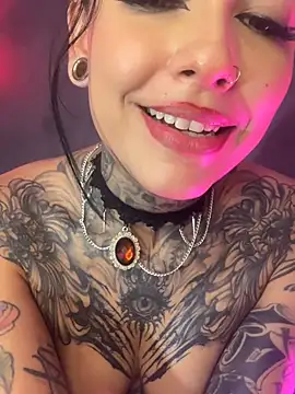 AbrilFacchini stripchat live cam model