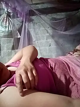 Adaa-a stripchat live cam model