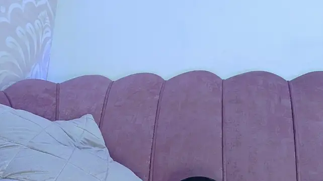 KittyNicolle stripchat live cam model