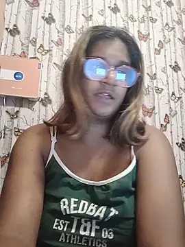 indianstrawberrylips4u stripchat live cam model