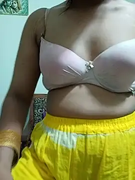 Yourss_TransGirll stripchat live cam model
