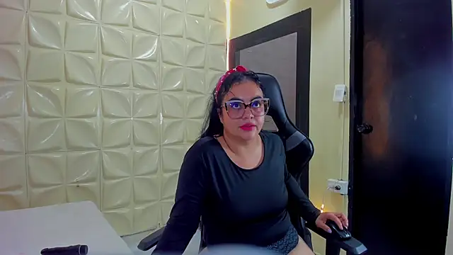 megan_glenda stripchat live cam model