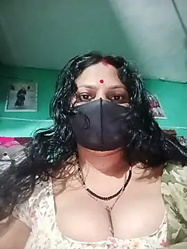 Hitrani56 stripchat live cam model