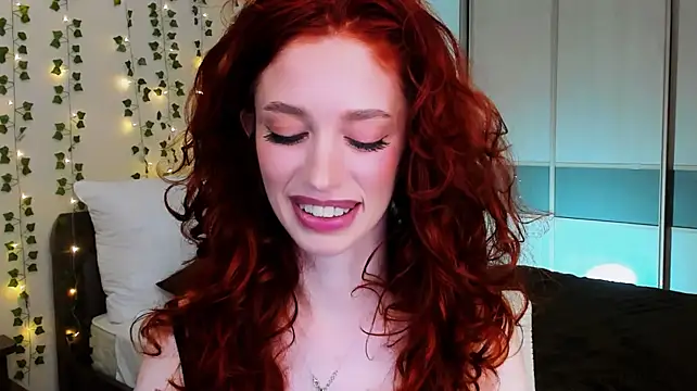 ChristinaConteeree stripchat live cam model