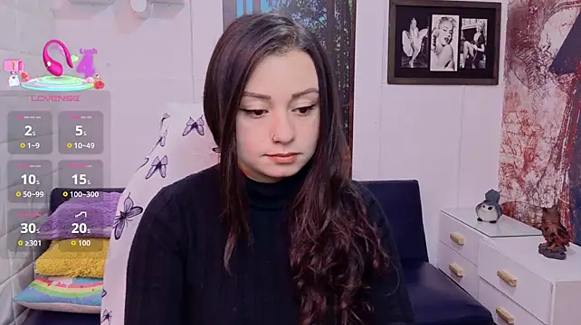 Eva_Roussell stripchat live cam model
