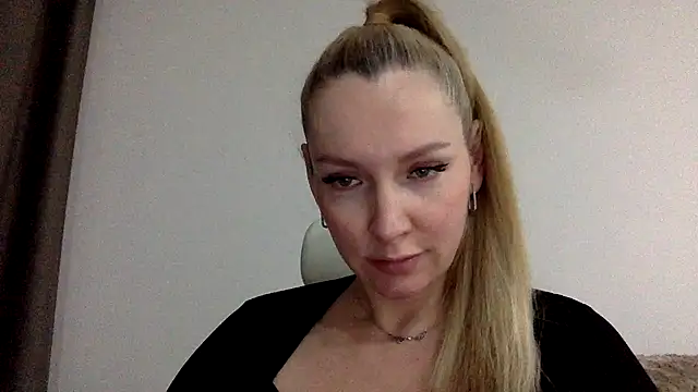 Neralith stripchat live cam model