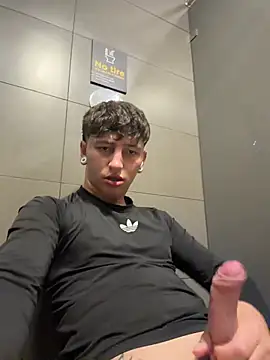 ARON_LUXX stripchat live cam model