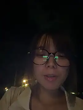 Puting_q stripchat live cam model