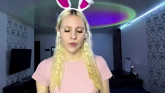 MildredGuckes stripchat live cam model