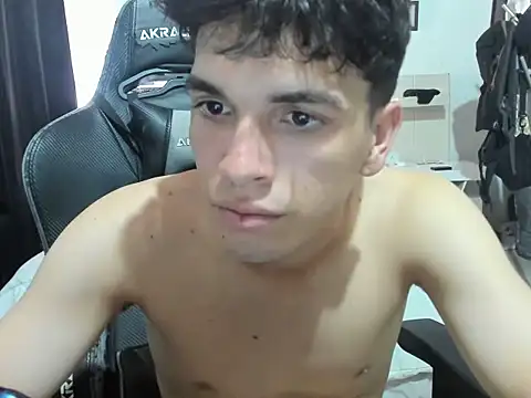 ares_f stripchat live cam model