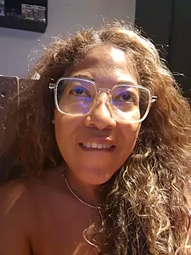mila38 stripchat live cam model