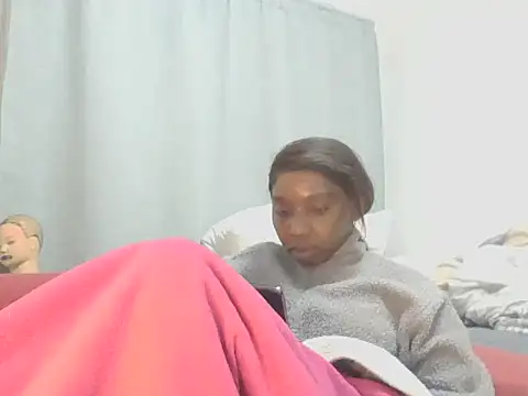 Sexxybella27 stripchat live cam model