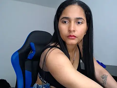alina_velvet_220597 stripchat live cam model
