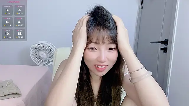 KK_Luna stripchat live cam model