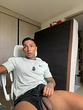 sendfer stripchat live cam model