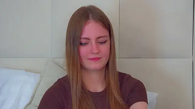 SofiaSarvains stripchat live cam model