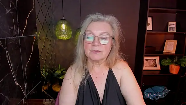 NataliMellow stripchat live cam model