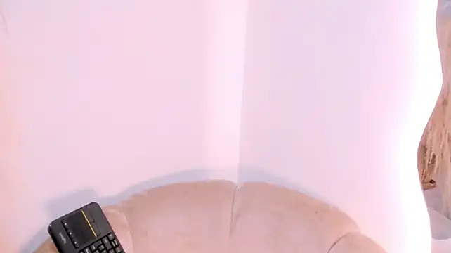 SagiraBelle stripchat live cam model