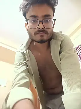 Vicky_thakur stripchat live cam model