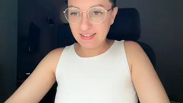 KamilaXHot stripchat live cam model