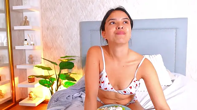 CherryLunari stripchat live cam model