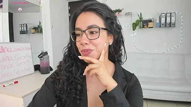 miss_secretary stripchat live cam model