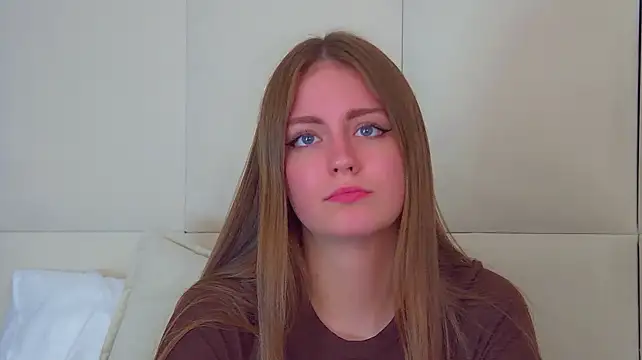 SofiaSarvains stripchat live cam model