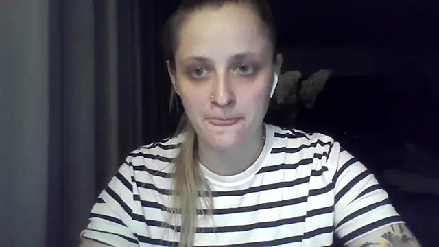 LeaWetGirl stripchat live cam model