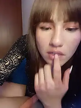_Luna_Blooms stripchat live cam model