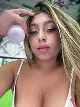 meganbom stripchat live cam model