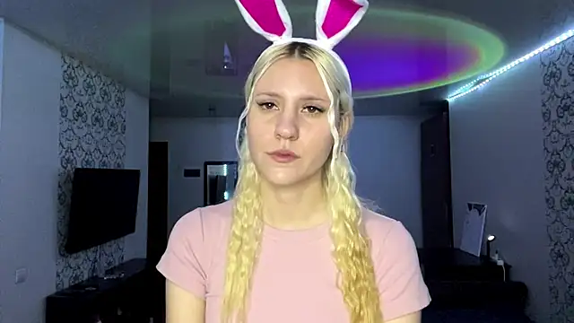 MildredGuckes stripchat live cam model