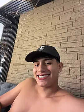 Lander_Cruz stripchat live cam model
