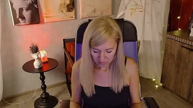 DonnaSmitth stripchat live cam model