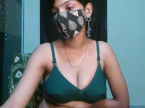 ur_sassypriya stripchat live cam model