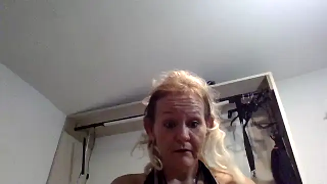 DustbowlbunnyNympho stripchat live cam model