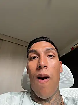 sendfer stripchat live cam model