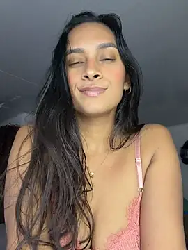 LunaHeat stripchat live cam model