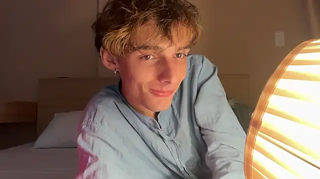 YourLucius stripchat live cam model