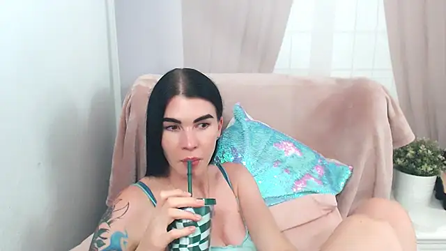 SofieLove stripchat live cam model