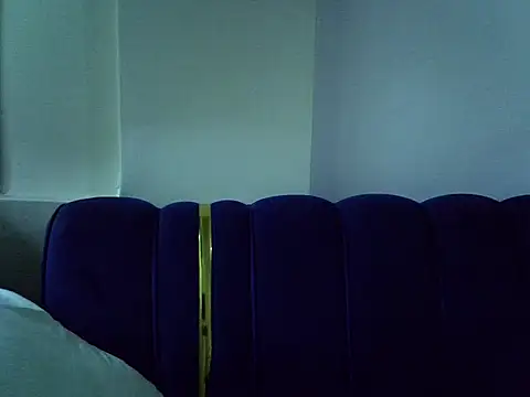 PrettyNoirr stripchat live cam model