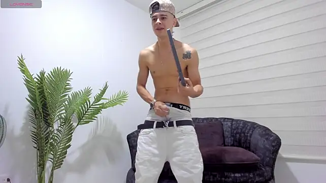 JuniorMorris_ stripchat live cam model