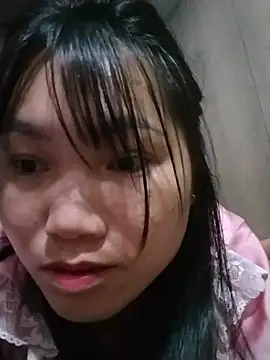 lylaanhmin stripchat live cam model